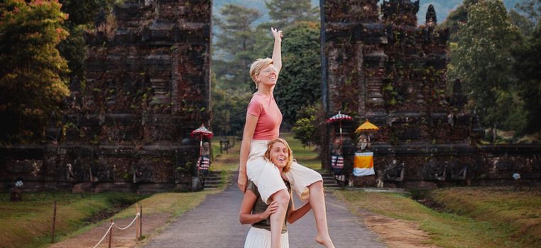 Tips for Travelling As a Lesbian Couple: Interview with Maartje and Roxanne