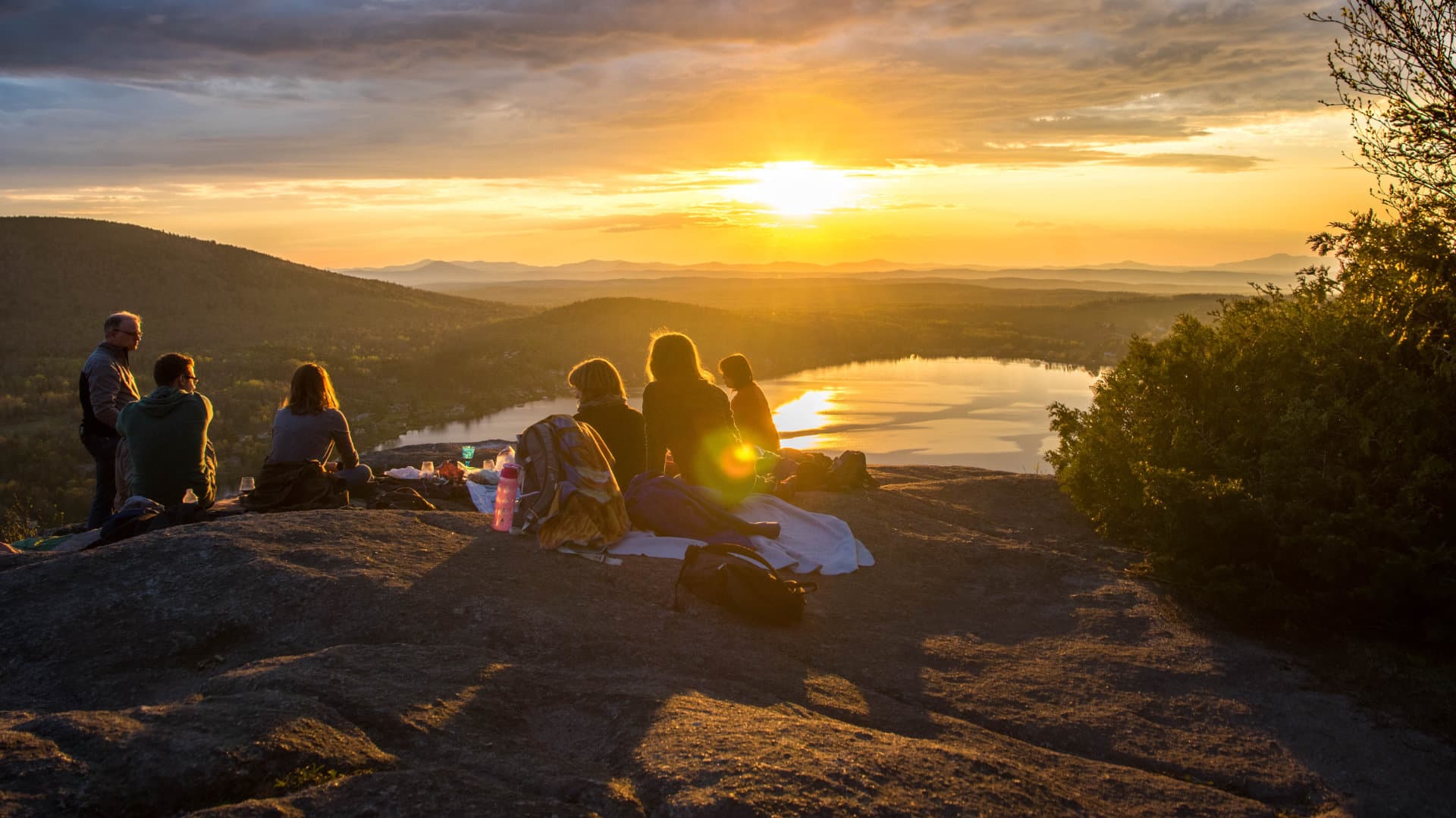 Free tour for everyone around the world